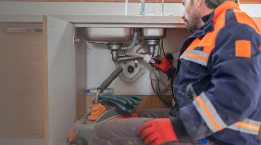 Expert burst pipe repair services in Cooksville, IL